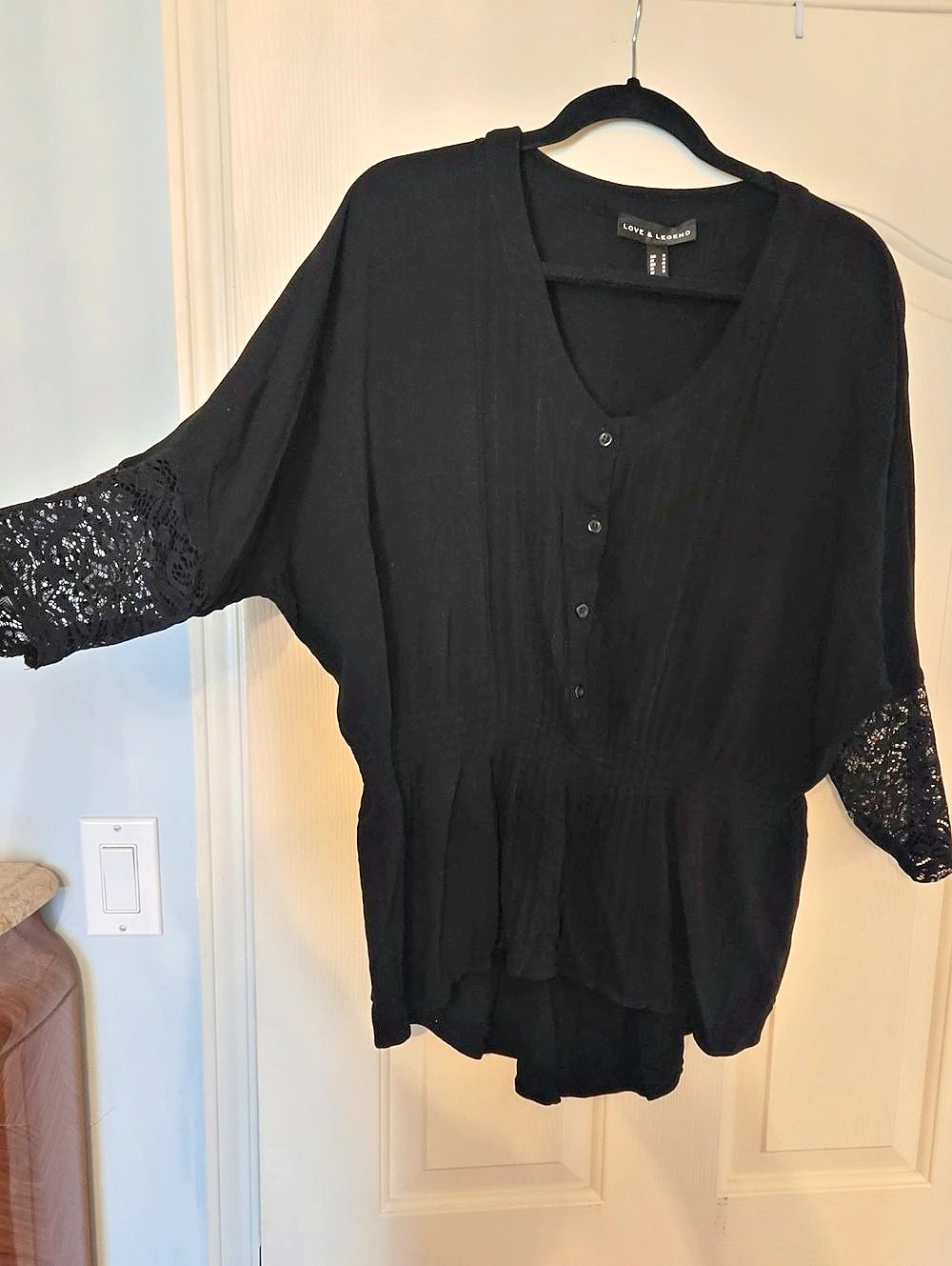 Love & Legend Black Lace Cuff Tunic Size Large Like New